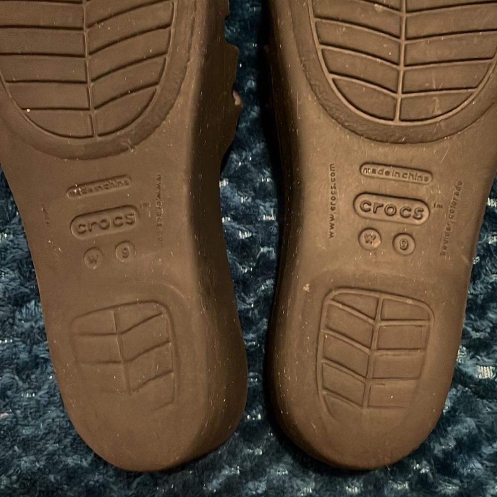 Crocs size 9. Color black! Great condition! - Picture 5 of 6